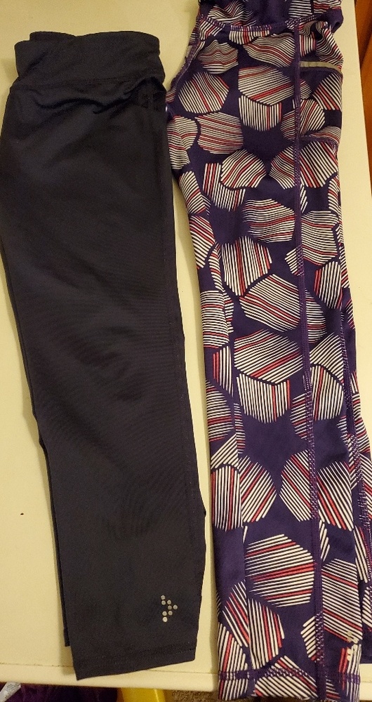 2 pairs of leggings